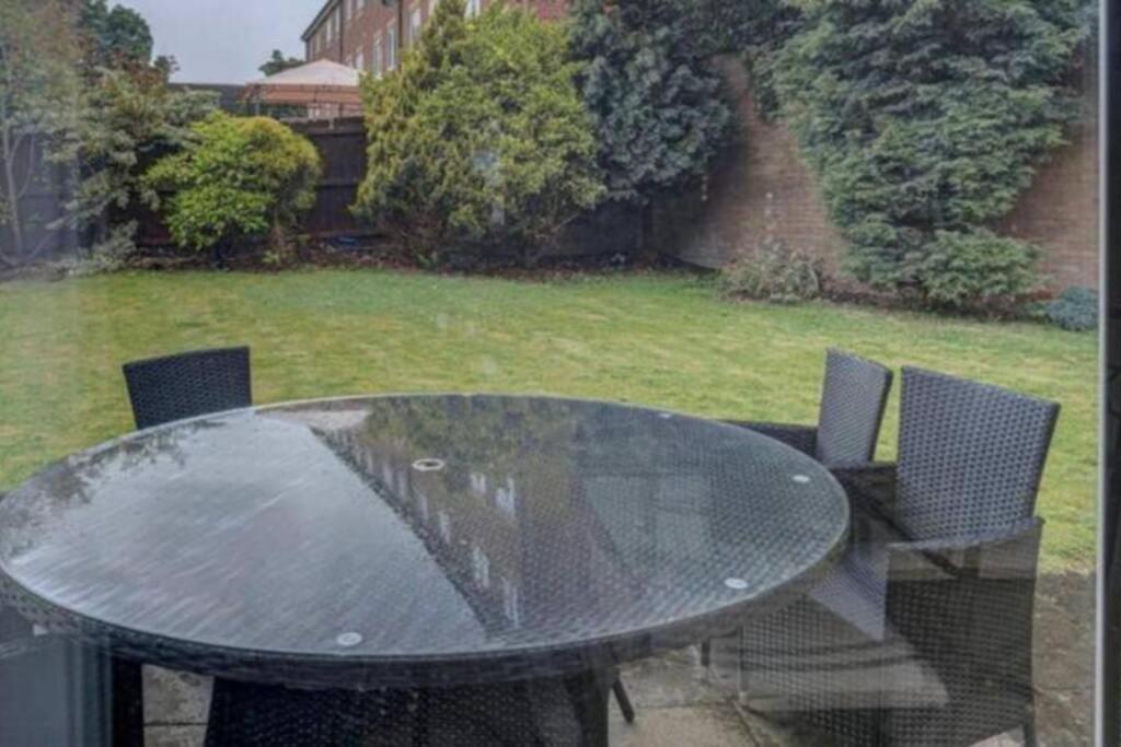 Luxury 4 Bedroom House Manchester Exterior foto