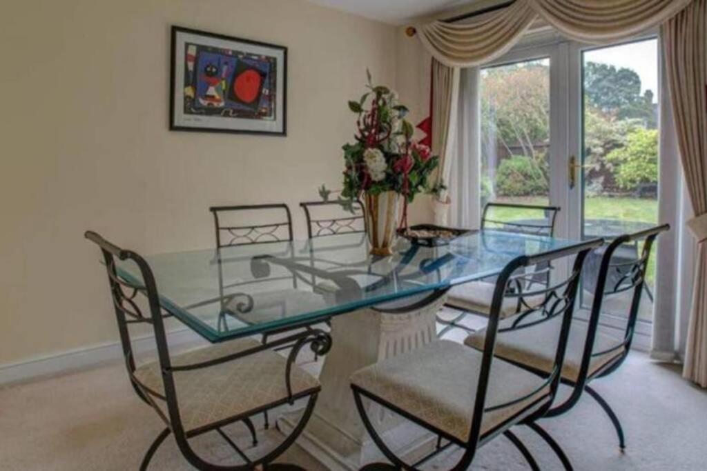 Luxury 4 Bedroom House Manchester Exterior foto