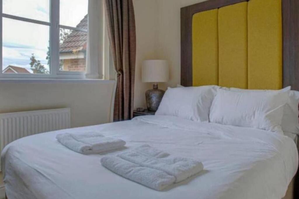 Luxury 4 Bedroom House Manchester Exterior foto