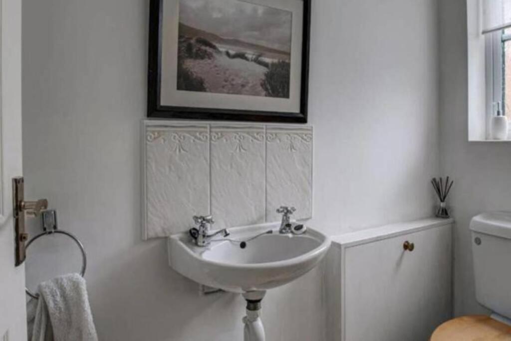Luxury 4 Bedroom House Manchester Exterior foto